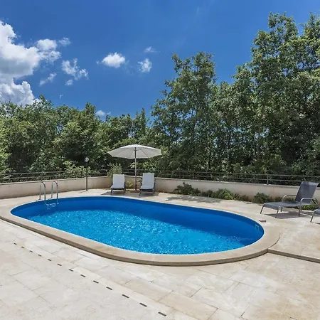 Luxury Experience In Lucia With Heated Pool And Play Station 4