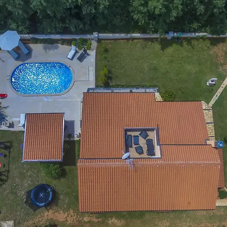Luxury Experience In Lucia With Heated Pool And Play Station 4 Vila *