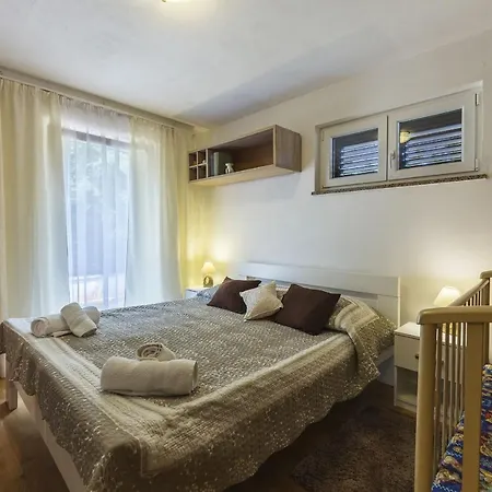 Luxury Experience In Lucia With Heated Pool And Play Station 4 * Vodnjan