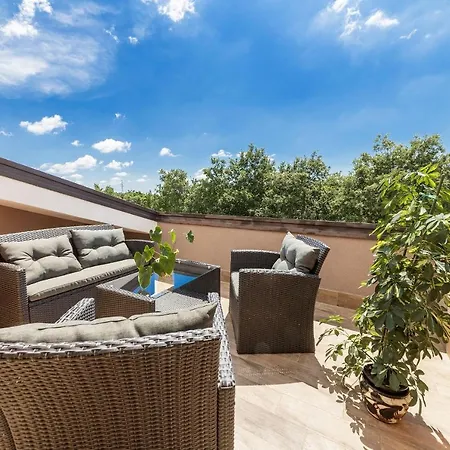 Villa Luxury Experience In Lucia With Heated Pool And Play Station 4