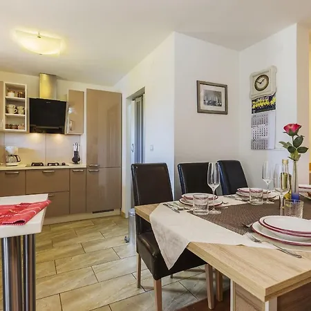 Luxury Experience In Lucia With Heated Pool And Play Station 4 Vodnjan