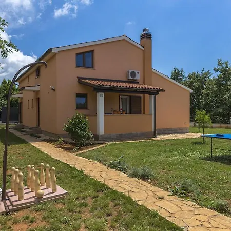 Luxury Experience In Lucia With Heated Pool And Play Station 4 Villa Vodnjan
